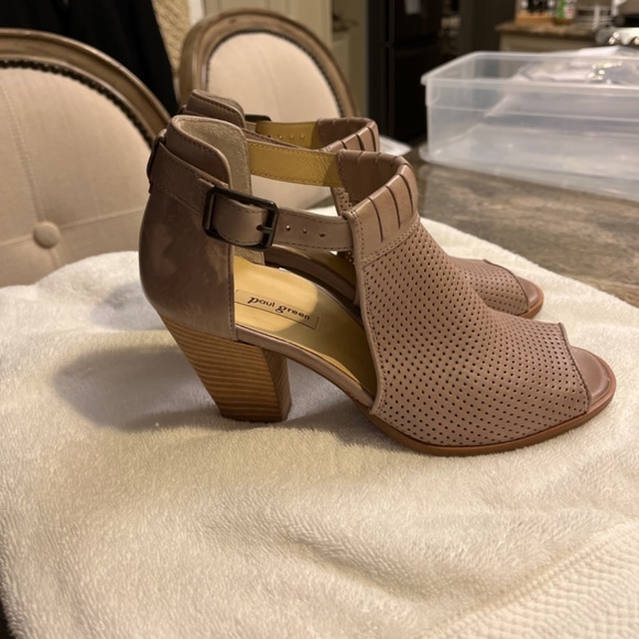 Sandals - Picture 4 of 5